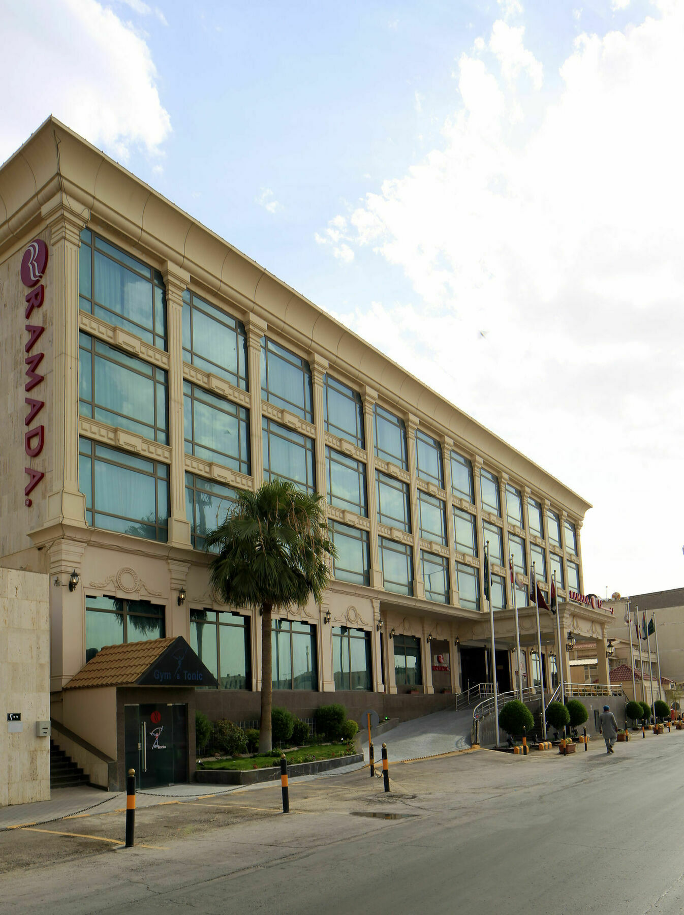 Ramada Riyadh Hotel Exterior foto